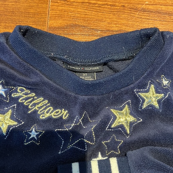 Tommy Hilfiger Girls top 3T - Picture 3 of 3